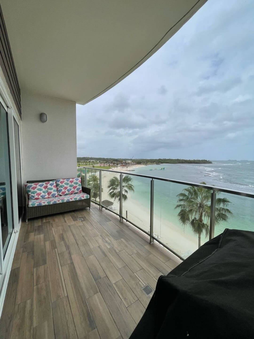 “Frente al Mar – Tu Escapada Ideal”